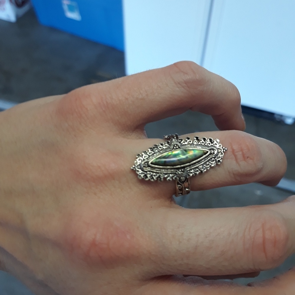 Silver ring - Picture 2 of 3